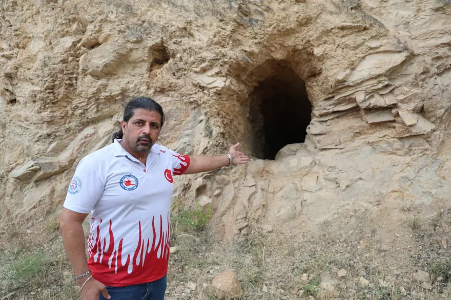 Buraya sadece cüceler girebiliyor! Yıllardır gizemini koruyan yer, altın çıkarılıyormuş 5