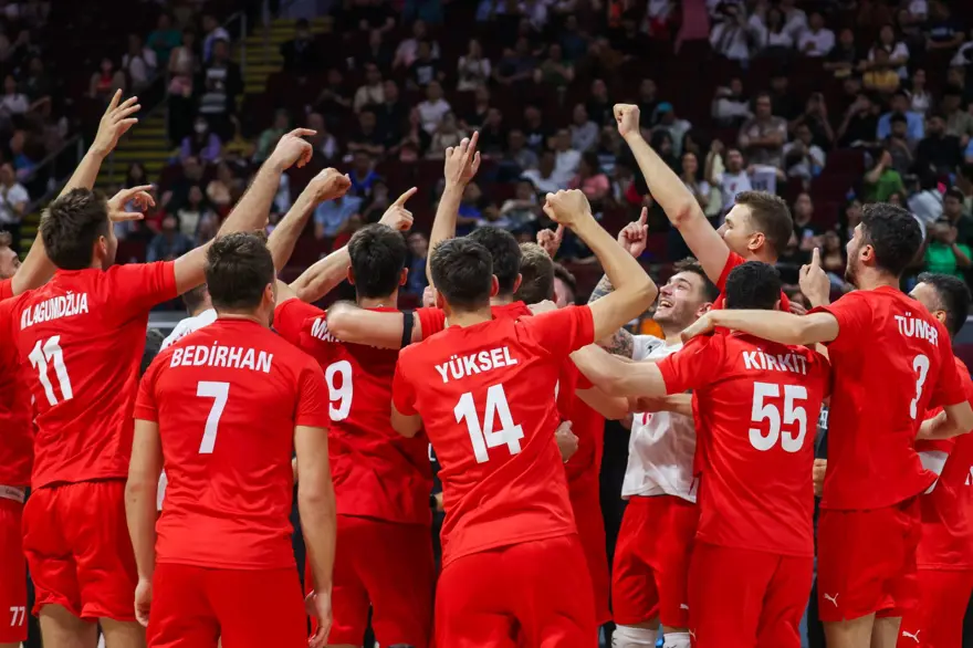 Filenin Efeleri çeyrek finalde! Türkiye - Polonya voleybol çeyrek final maçı ne zaman, hangi kanalda? 
