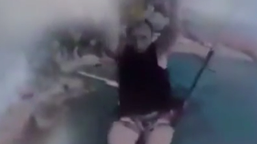 Paraşütün emniyet kemerini açan genç denize düşerek öldü