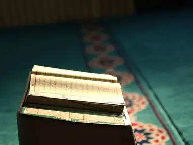 İsmi Azam Duası Okunuşu: İsmi Azam Duası Nedir? İsmi Azam Duası Nasıl Yapılır? İsmi Azam Duası Arapça ve Türkçe Okunuşu Yazılışı. İsmi Azam Duası Anlamı Meali, Fazileti, Faydaları ve Etkileri. İsmi Azam Duası Okumak ve Dinlemek. İsmi Azam Duası Nelerden Bahsedilmektedir?