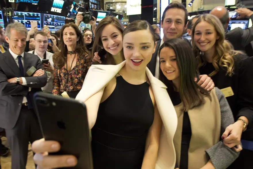Snapchat halka arz edildi, kutlamayı Miranda Kerr yaptı! 6 Snapchat halka arz edildi, kutlamayı Miranda Kerr yaptı! 6