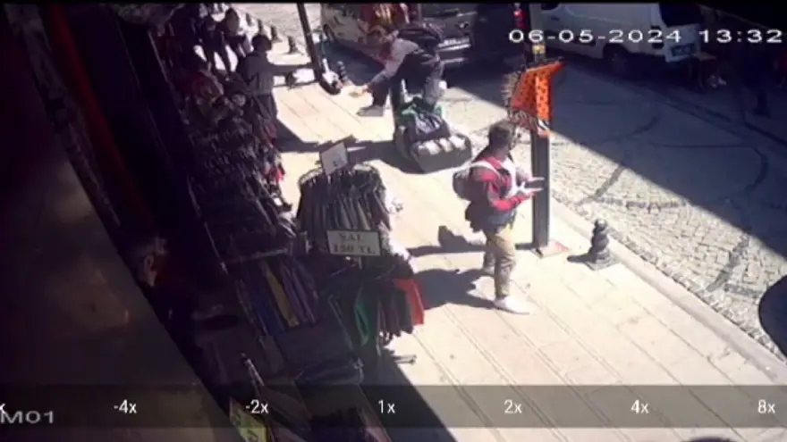 Fatih'te turistlerin dehşet anları: Ayağına bastı diye iki gün sonra bıçakladı Fatih'te turistlerin dehşet anları: Ayağına bastı diye iki gün sonra bıçakladı