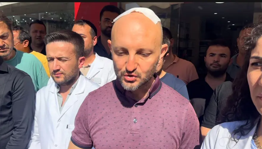 Eczanede eski reçete kavgası: Sopayla saldırdı 3 Eczanede eski reçete kavgası: Sopayla saldırdı 3