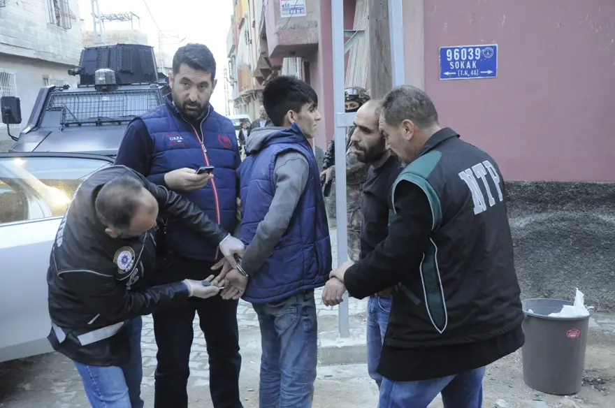 200 polisle şafak operasyonu 8 200 polisle şafak operasyonu 8