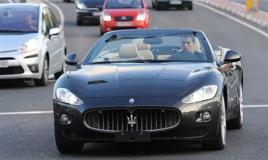 Cristiano Ronaldo yine Bugatti Centodieci ile gündemde 33