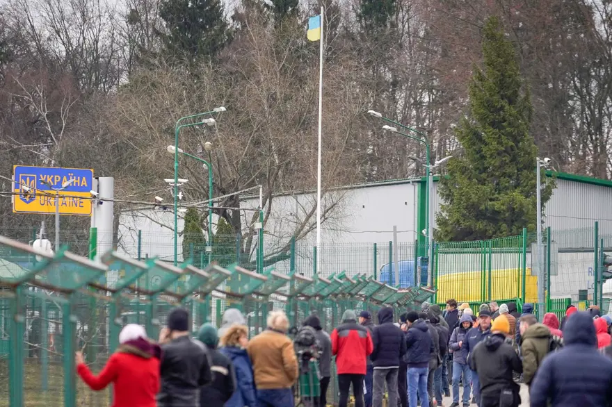 Polonya-Ukrayna sınırı çocuklu aileler haricinde sivillere kapatıldı 13 Polonya-Ukrayna sınırı çocuklu aileler haricinde sivillere kapatıldı 13