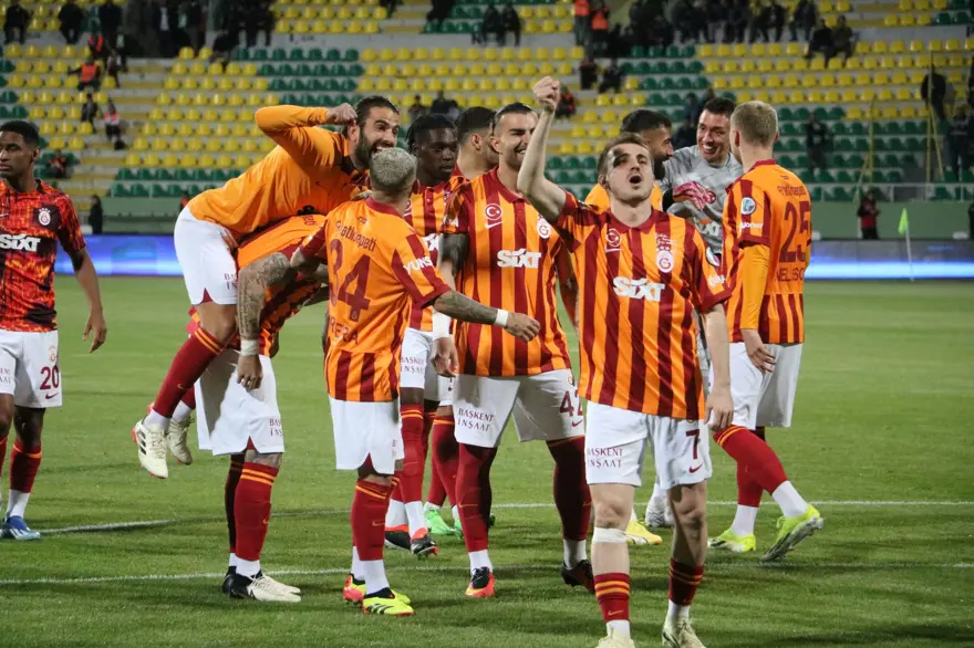 GALATASARAY ANTRENMAN YAPTI 7 GALATASARAY ANTRENMAN YAPTI 7