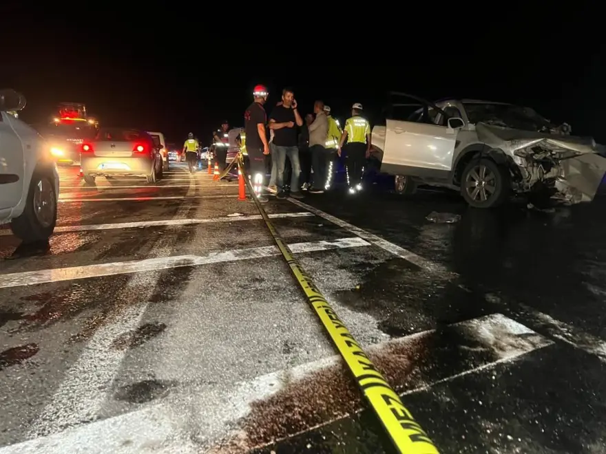 Katliam gibi kaza | Cip ile otomobil çarpıştı: 4 ölü, 2 yaralı 1