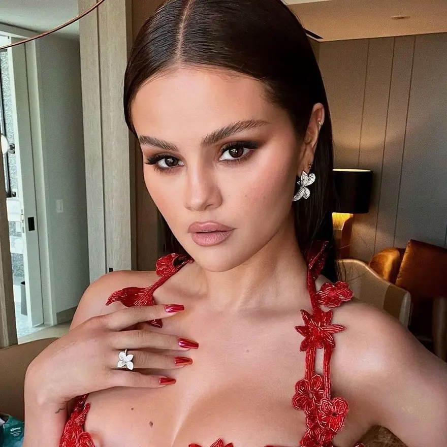 Yılbaşı ruhunu ellerinize taşıyın! Yeni yıl temalı tırnak tasarımları 7