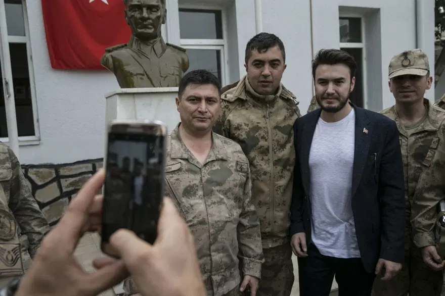 Sanatçılar, Zeytin Dalı Harekatı'na destek için Suriye sınırına gitti 5