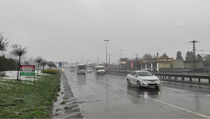 İstanbul'da kar başladı: İşte ilk fotoğraflar 24