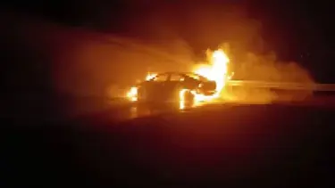 Aksaray'da otomobil alev alev yandı