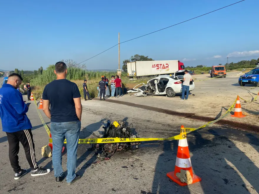 Feci kazada sürücü öldü, aracından çok sayıda uyuşturucuçıktı 12