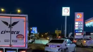 Van- Erciş kara yolunda zincirleme kaza; 10 yaralı