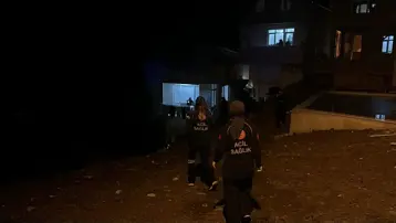 Dengesini kaybetti, 50 metrelik uçurumdan yuvarlandı