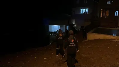 Dengesini kaybetti, 50 metrelik uçurumdan yuvarlandı