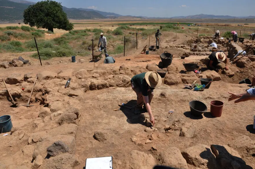 Virginia Herrmann Gaziantep Zincirli Höyük'te Demir ve Orta Çağ eserleri bulundu | NTV Haber