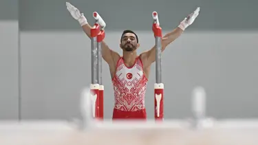 Ferhat Arıcan'dan paralel bar aletinde altın madalya