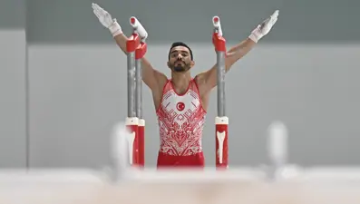 Ferhat Arıcan'dan paralel bar aletinde altın madalya