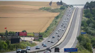 İstanbul-Tekirdağ kara yolunda bayram yoğunluğu