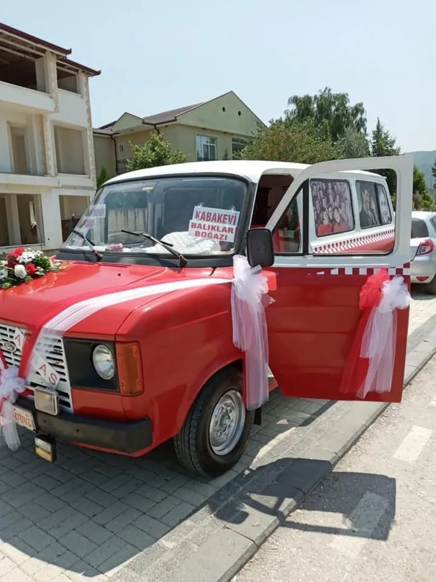Çiçek Abbas filmindeki minibüsü yapmak için 60 bin TL harcadı 8