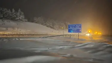 Tokat-Sivas yolunda kar yağışı etkili oldu