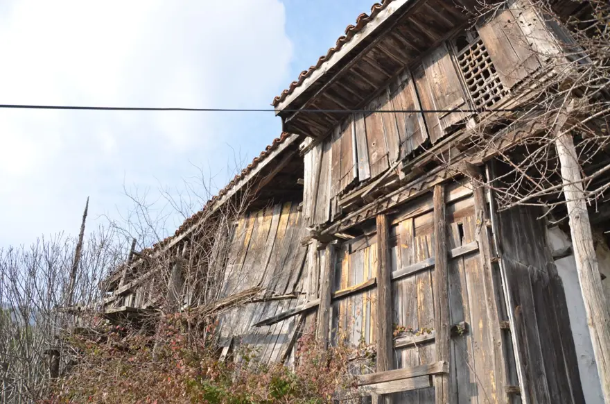 "BİR ÇİVİ DAHİ ÇAKAMIYORUZ" 6