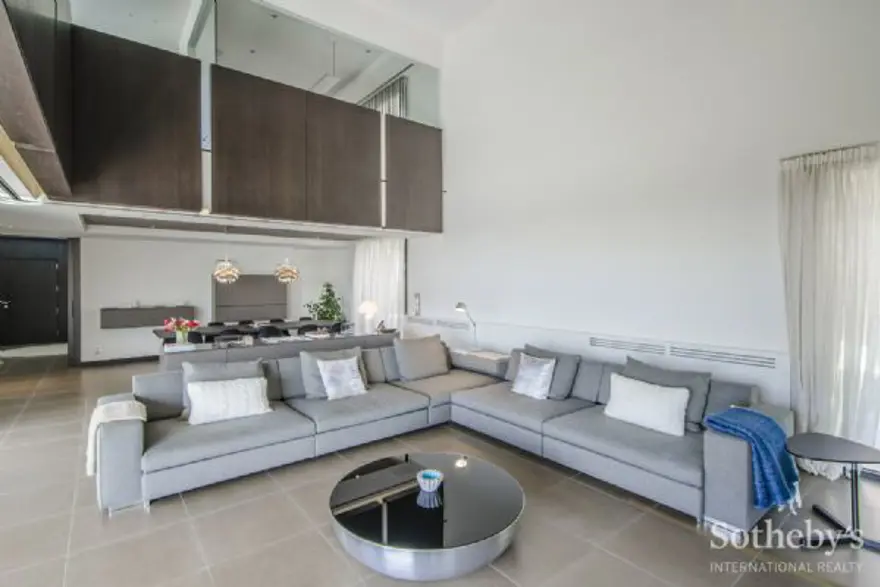 Arda Turan'ın 15 milyon euroluk malikanesi 3 Arda Turan'ın 15 milyon euroluk malikanesi 3