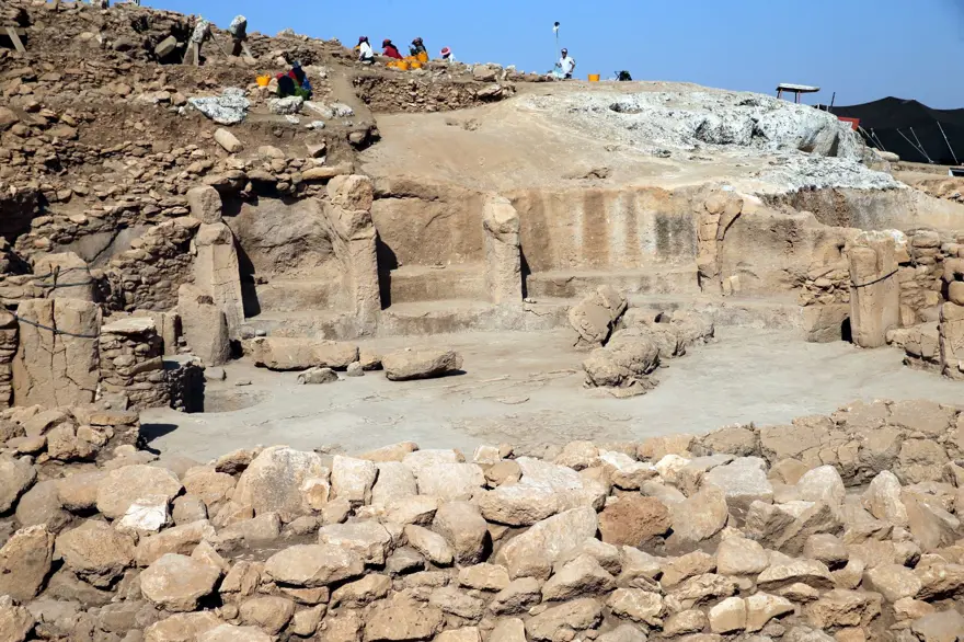 Neolitik döneme ışık tutacak! Taşta 11 bin yıllık eşek çizimi 11