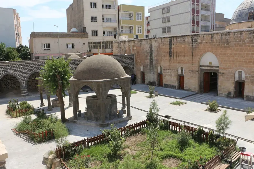 860 yıllık tarihi Cizre Ulu Camisi'ne restorasyon 3