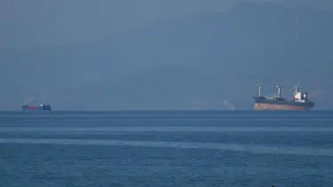 Kuşadası açıklarında kuru yük gemileri çarpıştı