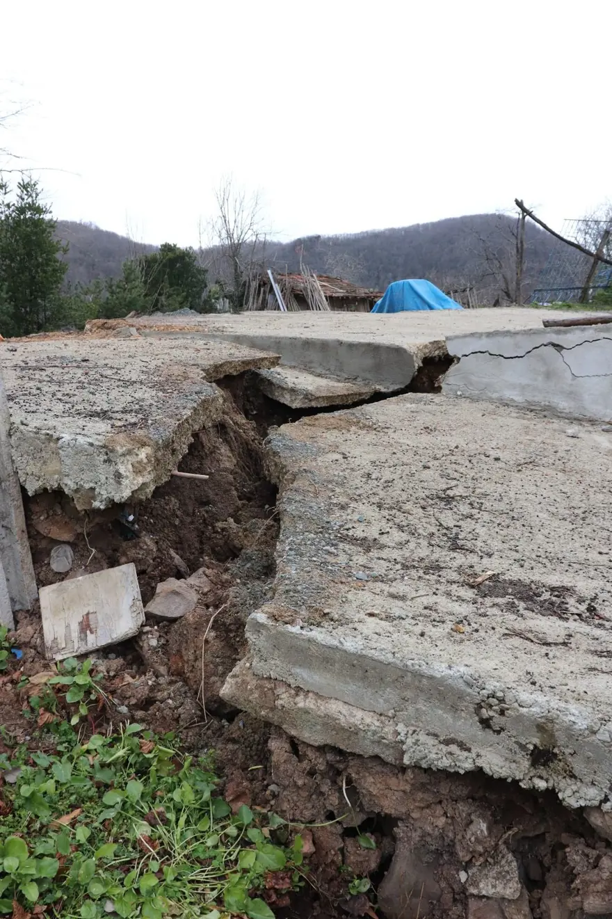 Deprem değil heyelan vurdu 2