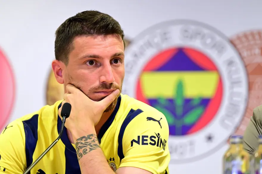 Fenerbahçe'de 5'i yeni transfer, 7 futbolcu için imza töreni düzenlendi 10 Fenerbahçe'de 5'i yeni transfer, 7 futbolcu için imza töreni düzenlendi 10