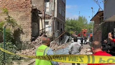 İstanbul'da deprem sonrası hasar tespit raporu: Bin 25 binada hasar var