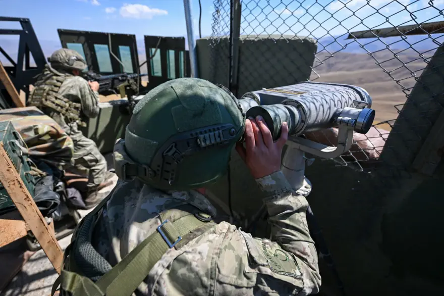 İran sınırına beton bariyer: 200 kilometresi tamamlandı 15 İran sınırına beton bariyer: 200 kilometresi tamamlandı 15