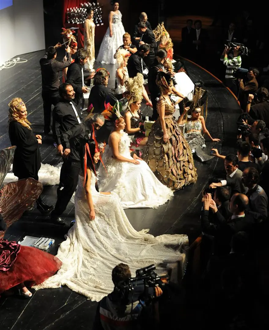 Bu da 60 kilo saçtan yapılmış gelinlik 7