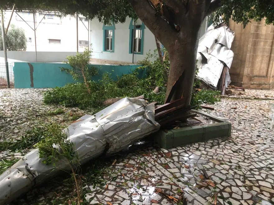 Antalya Kumluca'da kuvvetli rüzgar ve dolu: 1 ölü 7
