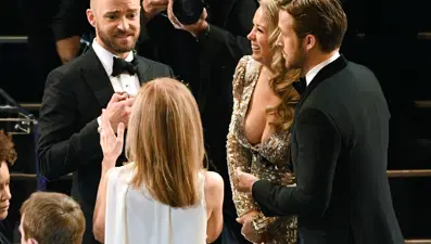 Ryan Gosling'in yanındaki gizemli kadın geceye damga vurdu