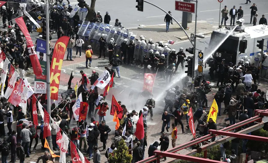 Beşiktaş'ta polis müdahalesi 6