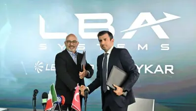 Baykar ve Leonardo arasındaki ortak girişimin imzaları Paris'te atıldı