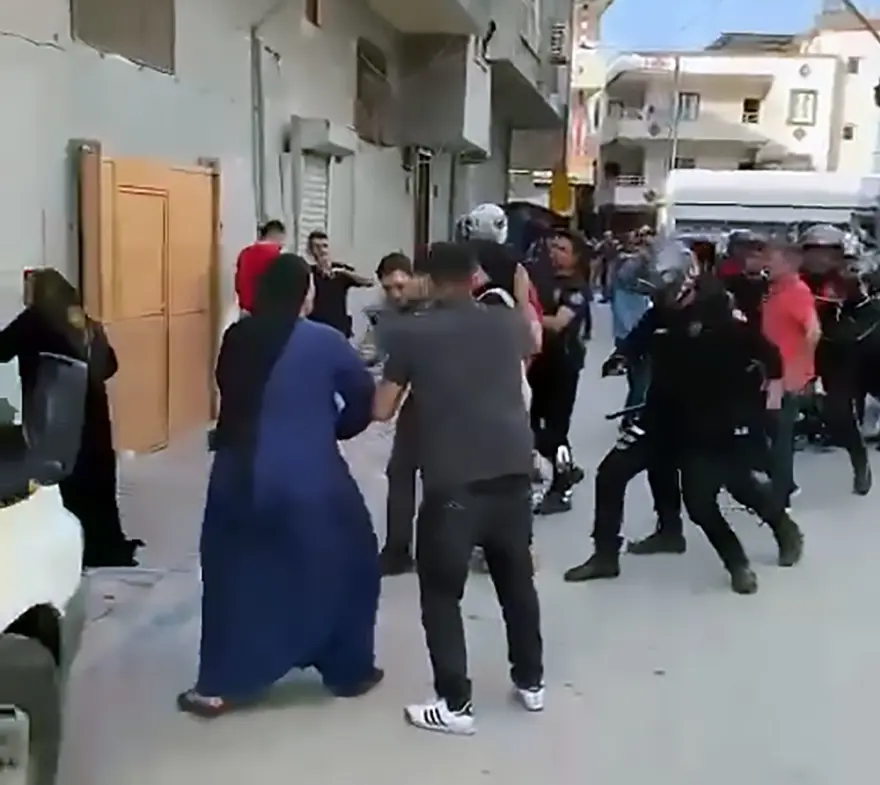 Adana’damazbata kavgası: Polis biber gazıyla müdahale etti 6