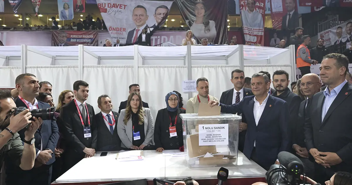 CHP'de kurultay tamamlandı. Özel'in listesine firesiz onay