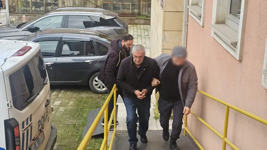 Emanet verdiği altınları ödemeyen oğlunu öldürdü