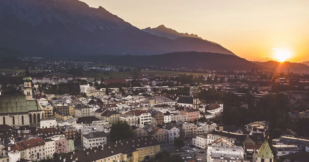 Avusturya'da Türk aileye ırkçı saldırı. Kapılarına domuz kafası bırakıldı