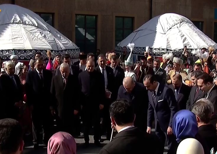 Cumhurbaşkanı Erdoğan nevruz ateşini yaktı