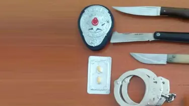 Sahte polis rozetiyle adliyeye girmeye çalıştı