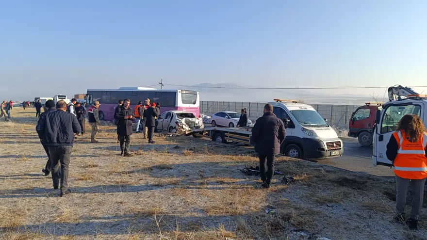 Van'da 30 araçlık zincirleme trafik kazası: 1 ölü, 51 yaralı 9