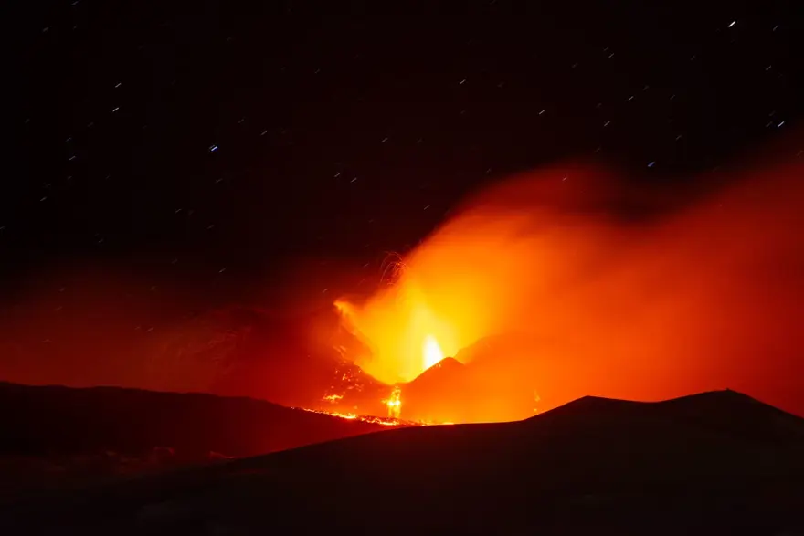 Etna Yanardağı yeniden faaliyete geçti 3