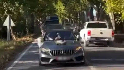 Gelinle damat havaya ateş açtı: Görüntü sosyal medyada paylaşıldı, polis peşlerine düştü