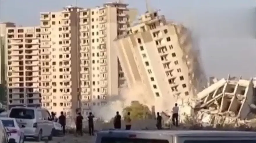 Hatay’da 16 katlı rezidans dinamitle yıkıldı 1 Hatay’da 16 katlı rezidans dinamitle yıkıldı 1